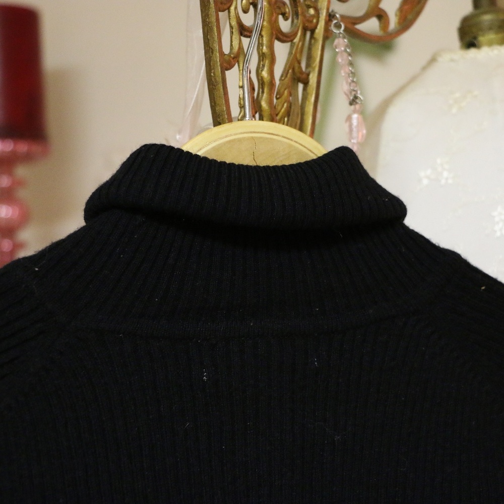 Black Jones New York Ribbed Turtleneck - Picture 5 of 7